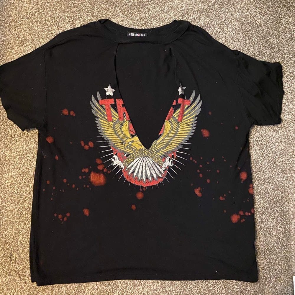 Cut out graphic tee